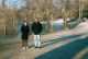 Ed et Béné devant la rivière de Concord en crue
