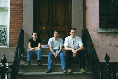 Bene, Matthieu et Cedric devant un immeuble de Greenwhich Village