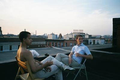 Dom et Cédric prenant l’apéro sur le toit de notre immeuble (North End, Boston, 21 juillet 2001)