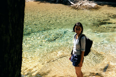 Béné devant le lac Mirror dans le Franconia Notch, au pied du Old Man Mount