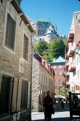 Dom dans la basse-ville (Québec, 2 Septembre 2001)