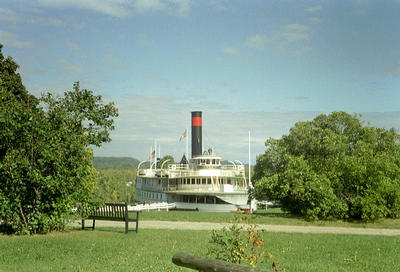 Un bateau à vapeur (Shelburne Museum, Vermont USA, 22 septembre 2001)