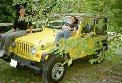 Béné, Amélie et la Jeep (Vermont USA, 22 septembre 2001)