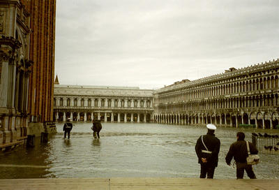 Les Carabineri dans la flotte (Venise, Italie, 2001/11/13-15)
