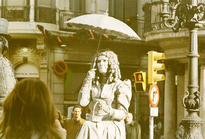 Artiste de rues sur les Ramblas (Barcelone, Espagne, 28 décembre 2001)