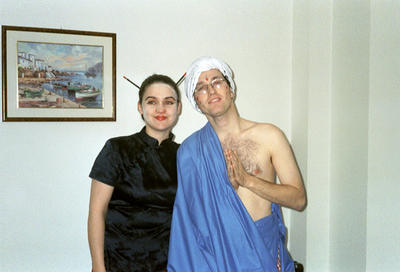 Sophie en Geisha, PP en hindu (Roses, Espagne, 30 décembre 2001)