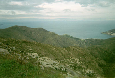 La côte depuis San Pere de Rodes (Espagne, 29 décembre 2001)