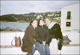 Sophie, Béné et Delphine sur un port de la Costa Brava (Catalogne, Espagne, 1er Janvier 2002)