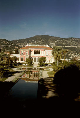 Vue sur la Villa Ephrussi-Rotschild (Saint-Jean Cap Ferrat, 20 Janvier 2002)