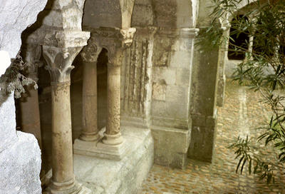 Cloître de l’abbaye de Montmajour (Arles, 27 Janvier 2002)