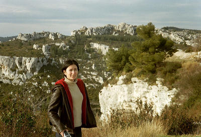 Béné devant la vallée de l’Enfer (Les Baux, 27 Janvier 2002)