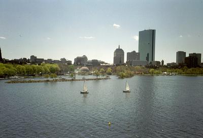 Vue sur Back Bay depuis Longfellow Bridge (Boston, MA, 27 Avril 2002)
