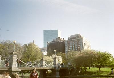 Vue sur Back Bay depuis le Public Garden (Boston, MA, 27 Avril 2002)