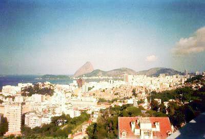 Vue sur le pain de sucre depuis Santa Teresa (Rio de Janeiro, 16 Juillet 2002)