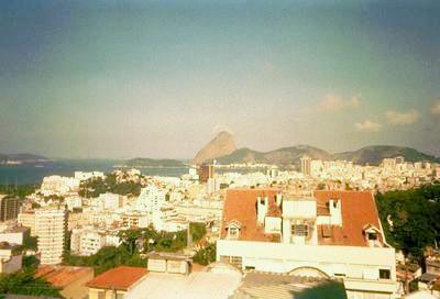 Vue sur le pain de sucre depuis Santa Teresa (Rio de Janeiro, 16 Juillet 2002)