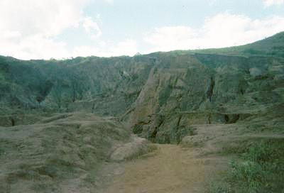 Carrières d’extraction de Topaze (environs de Mariana, 27 Juillet 2002)