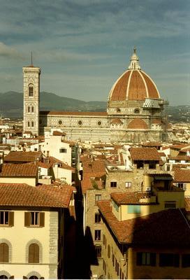 Vue sur le duomo depuis le palazzo Vecchio (Florence, Italie, 28 Octobre 2002)