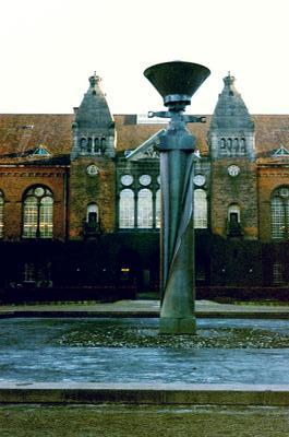 Fontaine de la bibilothèque du Parlement (Copenhague, 19 Février 2003)