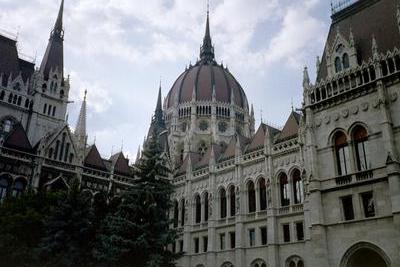 Le Parlement (Pest, Hongrie, 24 Mai 2003)