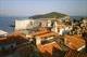 Vue sur le vieux port et Lokrum depuis les remparts (Dubrovnik, Croatie, 2 Juillet 2003)