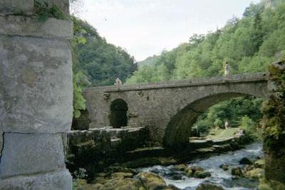 Le pont des sources de la Loue (Franche-Comté, 22 Juillet 2003)