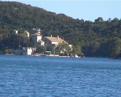 Le Monastère @@@ dans l’îlot de l’île de Mljet (2 Juillet 2003)