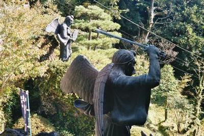 Karasu Tengu aux temples de Kenchoji (Kamakura, Japon, 16 Novembre 2003)