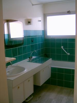La salle de bain (La Seyne sur Mer, 26 Mai 2004)