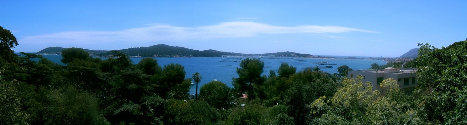 Panorama de la baie du Lazaret depuis Port Tamaris