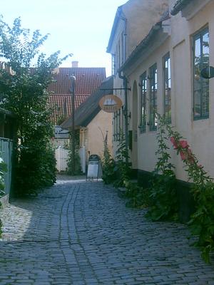 Une rue de Dragør (Danemark, 18 Juillet 2004)
