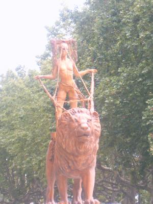 Lion du Palais de Justice (Lyon, 24 Juillet 2004)
