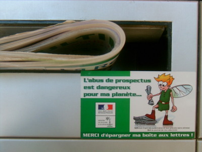 De l’efficacité toute relative des autocollants anti-pub (La Seyne-sur-Mer, 19 Août 2004)