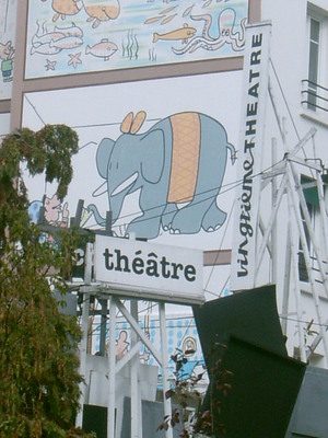 Un éléphant à Ménilmontant (Paris, 2 Octobre 2004)