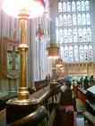 Dans la nef centrale de la cathédrale (Bath, 30 Octobre 2004)