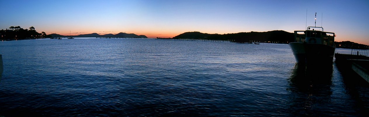 Lever de soleil sur la baie du Lazaret (La Seyne sur Mer, 20 Janvier 2005)
