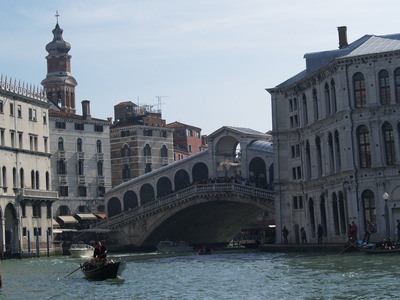 Gondole près du Rialto (Venise, 28 Mars 2005)