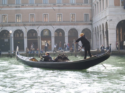 Gondole près du Rialto (Venise, 28 Mars 2005)