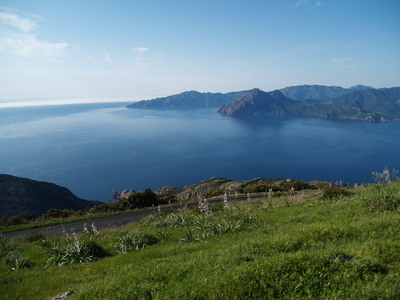 Vue depuis un belvédère aux environs de Piana (Corse, 2 Mai 2005)