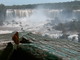  Un papillon posant devant les chutes (10 novembre 2005)