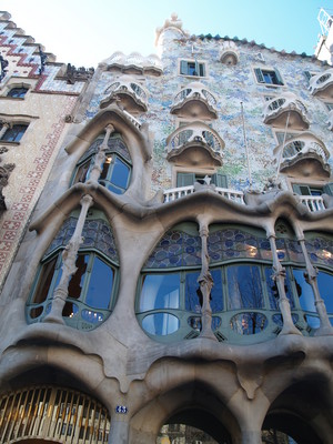 Fa&ccedil;ade de la casa de Battlo de Gaudi (Barcelone, 17 février 2006)