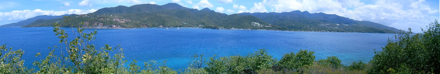  Panorama sur Basse-Terre et la baie de Malendure depuis l’îlet Pigeon (24 mars 2006)