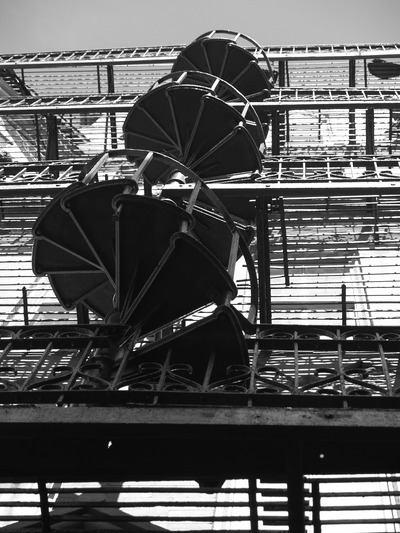  Escalier de façade en colimaçon à Beacon Hill (Boston, 7 mai 2006)