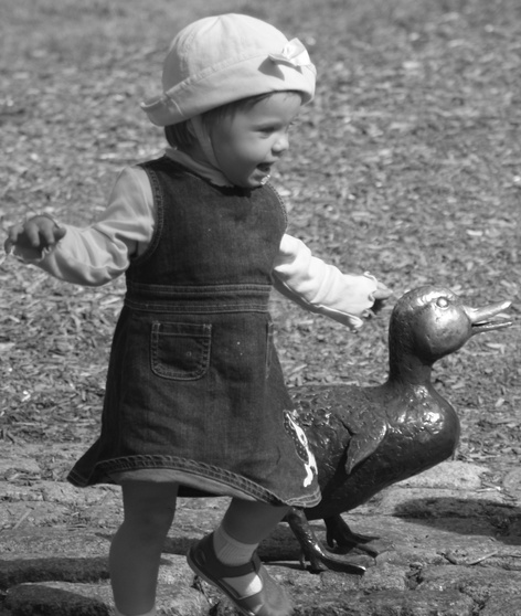  Enfants et canards (Public Garden, Boston, 7 mai 2006)