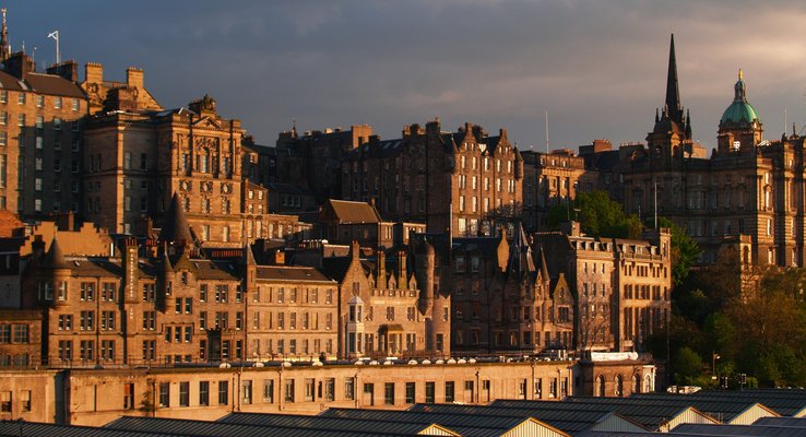  La ville haute d’Edimbourg au coucher de soleil (28 mai 2006)