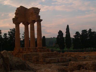  Temple de Castor et Pollux au coucher du soleil (Vallée des Temples, Agrigente, 16 octobre 2006)
