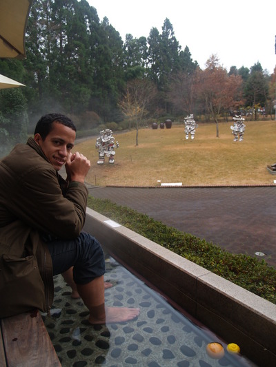  Bains de pieds au musée en plein air (Hakone, 8 décembre 2006)