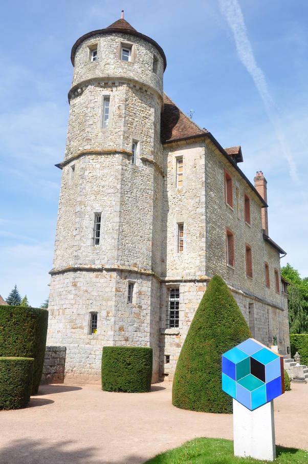  Vasarely, devant le château de Vascoeuil (18 août 2009)