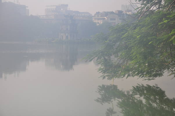 Brumes matinales sur le Lac Hoan Kiem (25 août 2009)
