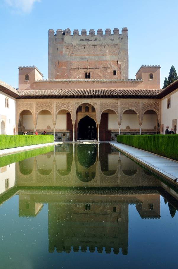  Bassin et cour des Palais Nasrides de l’Alhambra (13 mai 2010)
