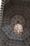  Plafond en nid d’abeilles, à l’Alcazar (Séville) (11 mai 2010)